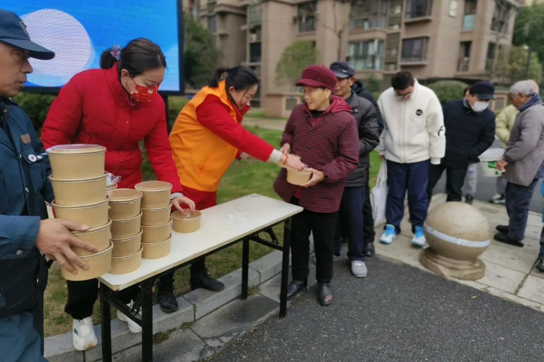 吃汤圆团圆夜,吃汤圆赏月圆合家团圆