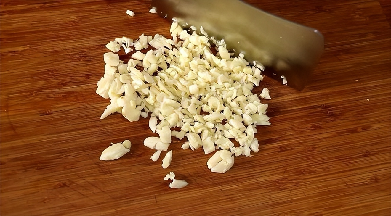 甲流高发期，不要恐慌！多吃“2荤2素”，提高抵抗力，减少感染