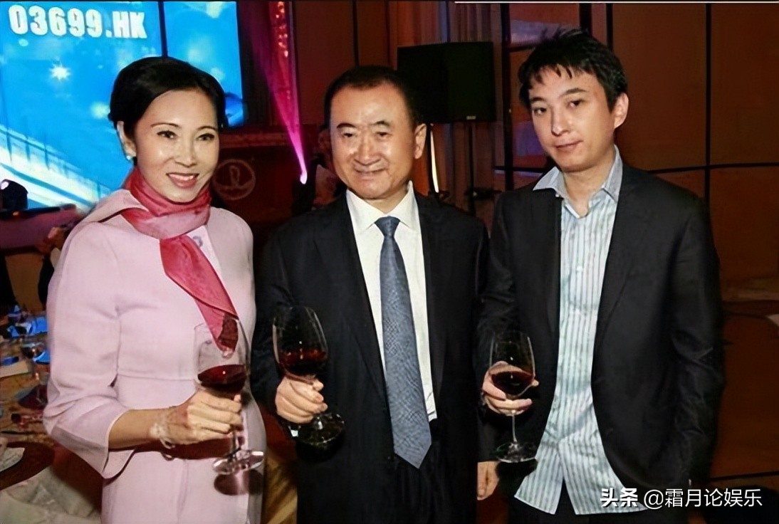 王思聪跟秦奋同款表,戴王思聪同款千万手表