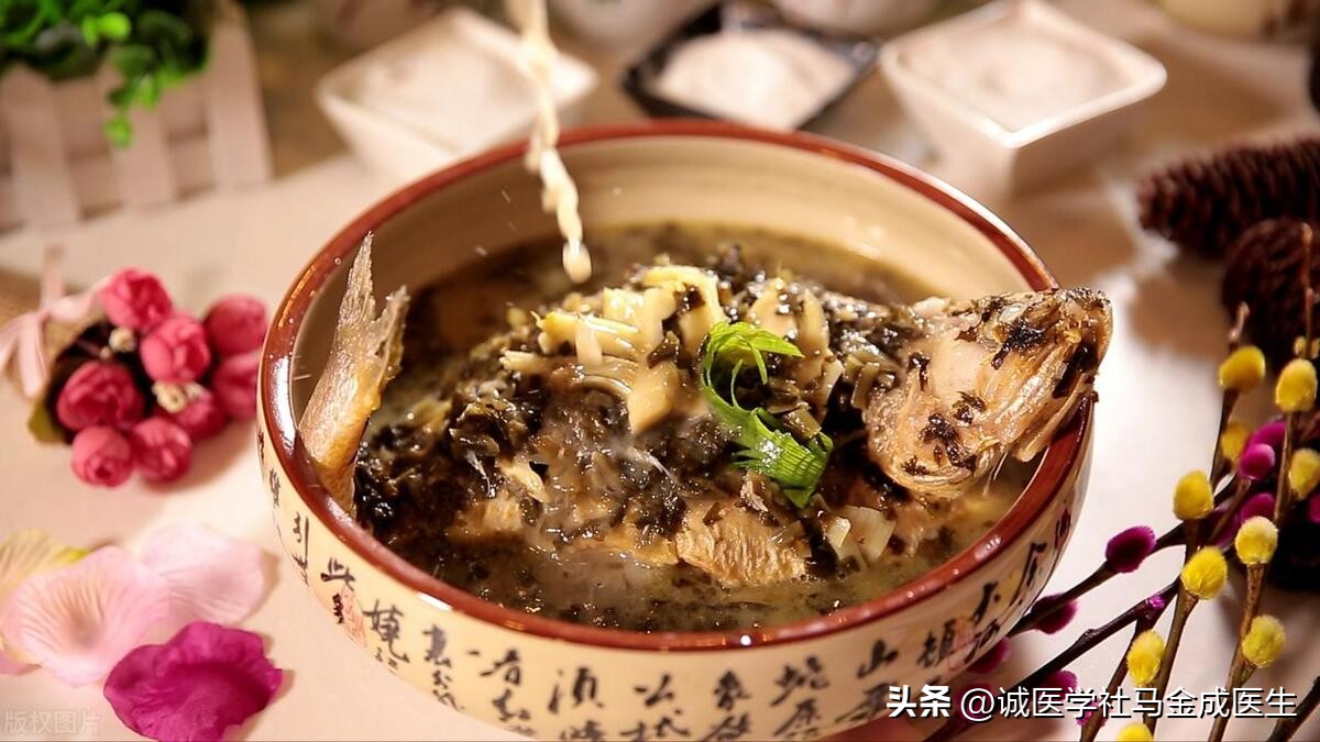 夏天汗出得多怎么补,夏季出汗多是排毒还是体质虚