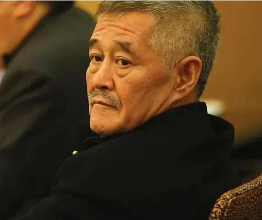 赵本山幕后金主，花百万买手机号，最终为何锒铛入狱?