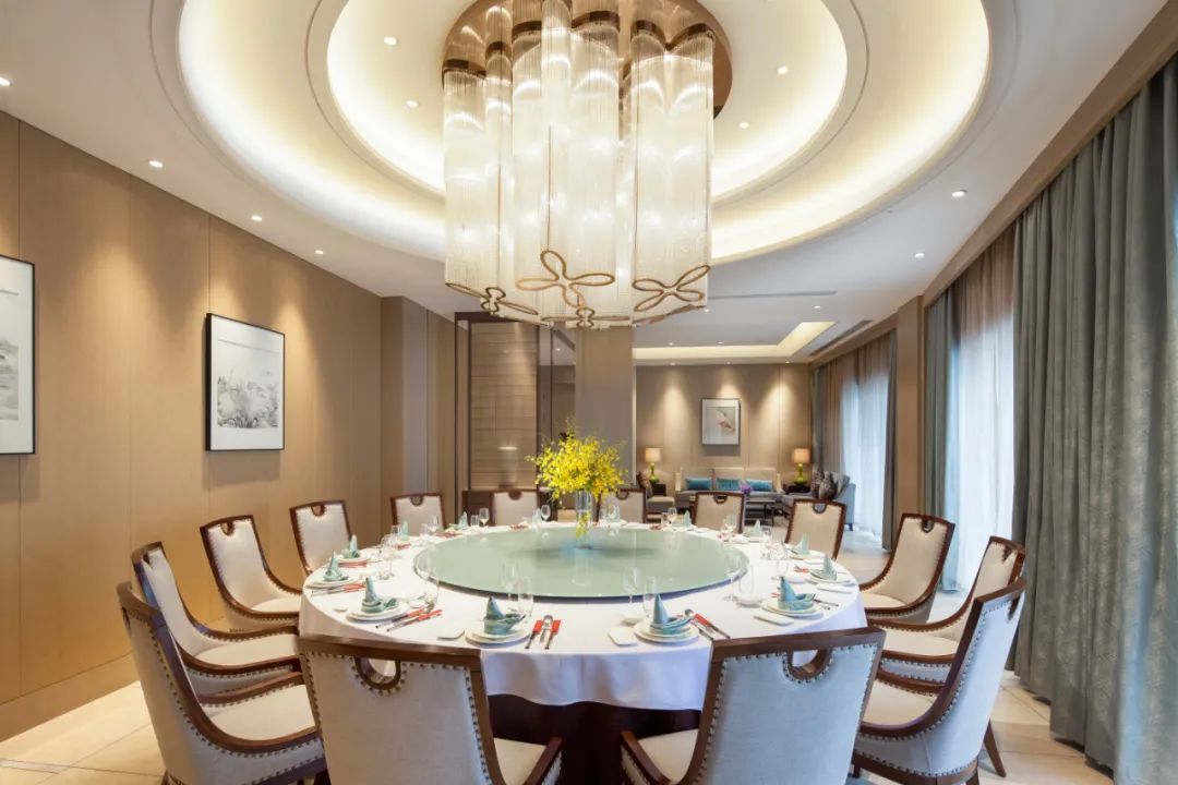 无锡惠山区泓历新禧几星级,无锡泓历新禧员工一个月休几天