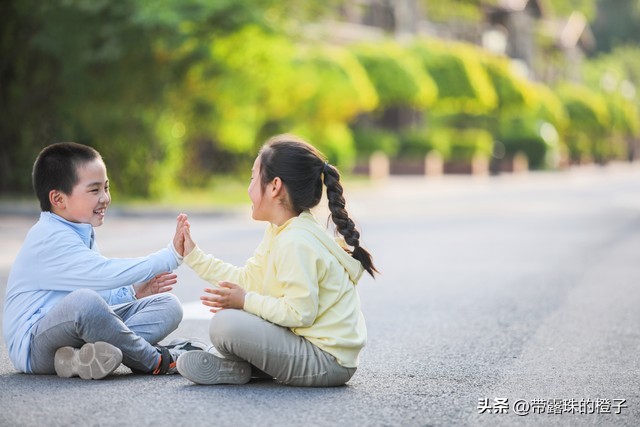 养娃一个月要花多少钱 (养娃这一年我到底花了多少钱)