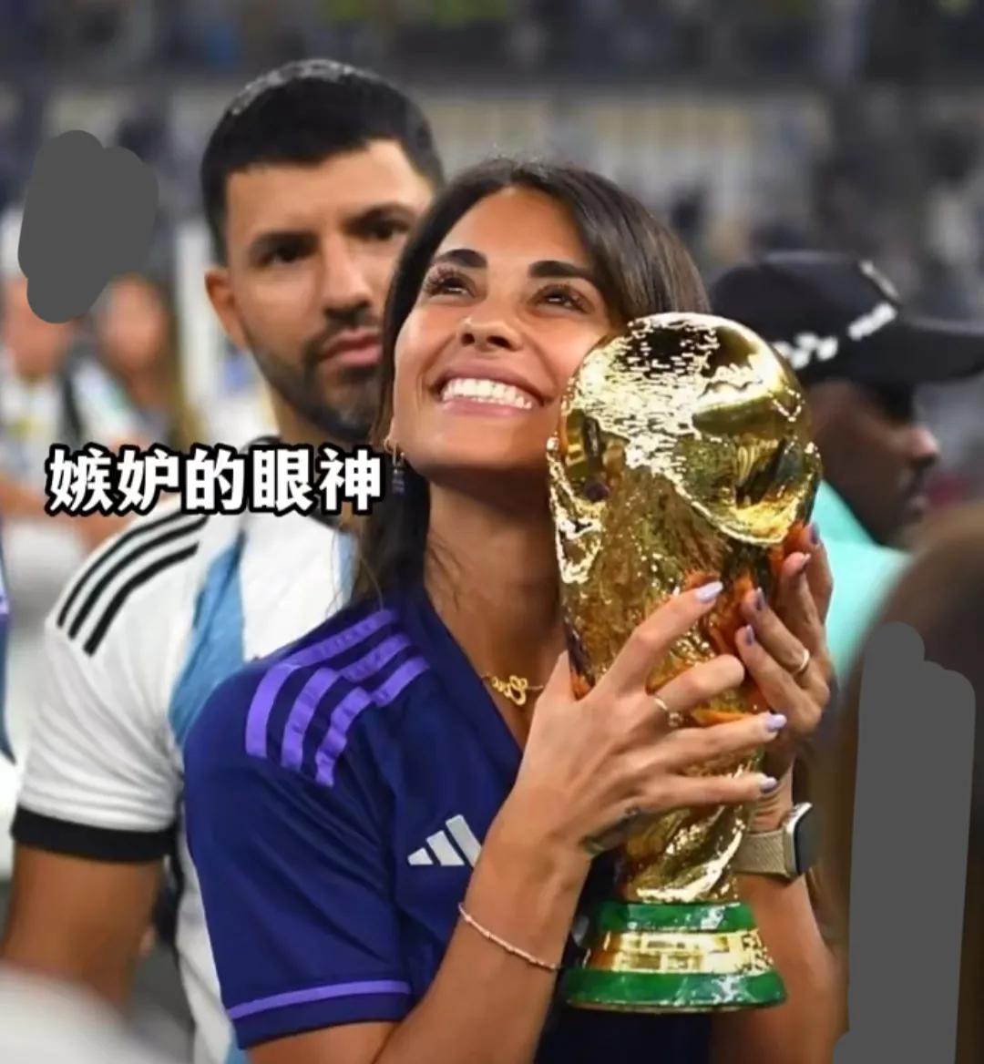 2022卡塔尔世界杯贺炜祝贺梅西,贺炜2014世界杯梅西错失大力神