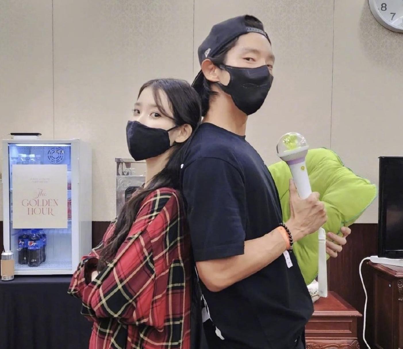 折磨ai,IU自曝患耳疾