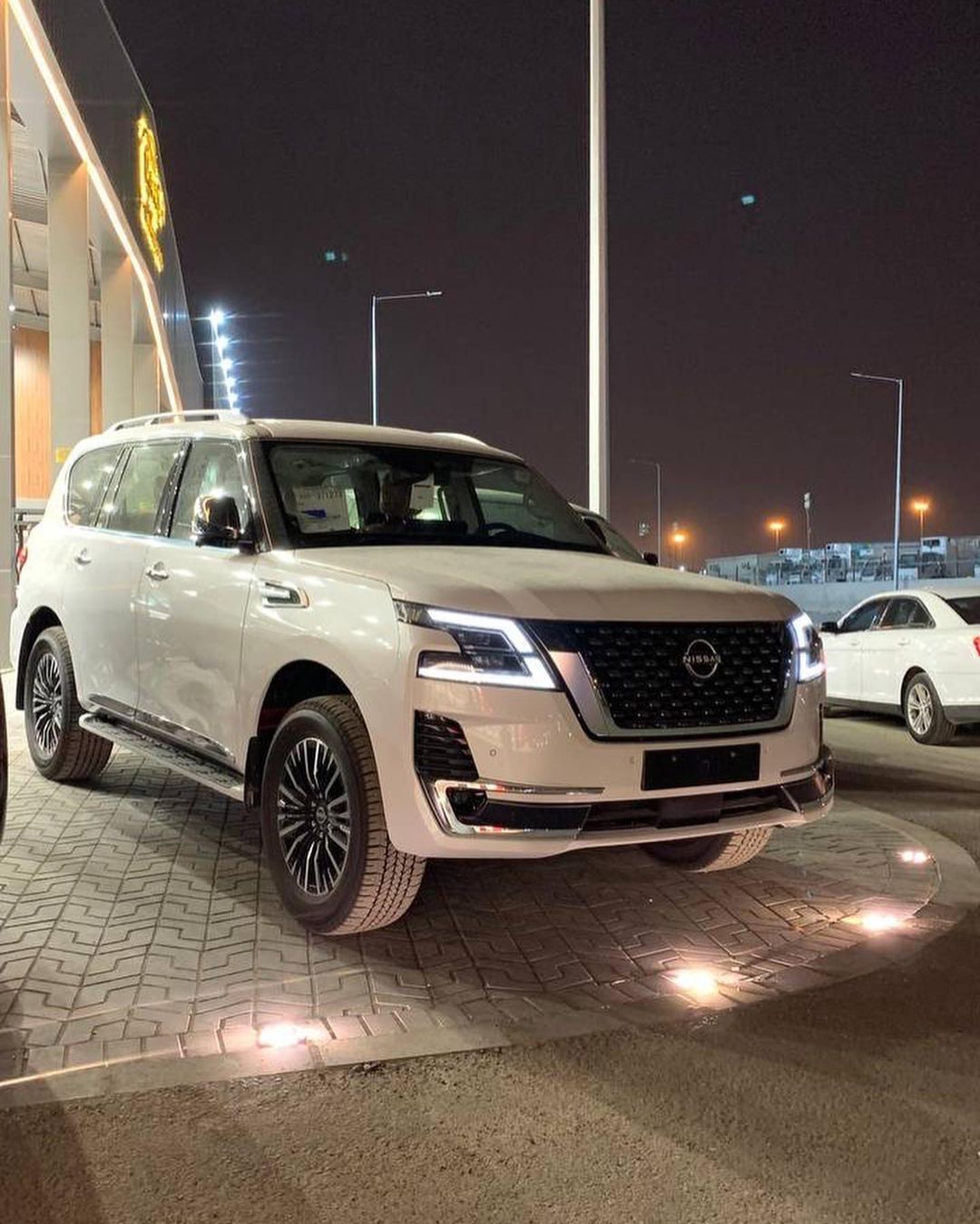 日产途乐2024款最新款内饰,2023款途乐4.0顶配自驾游