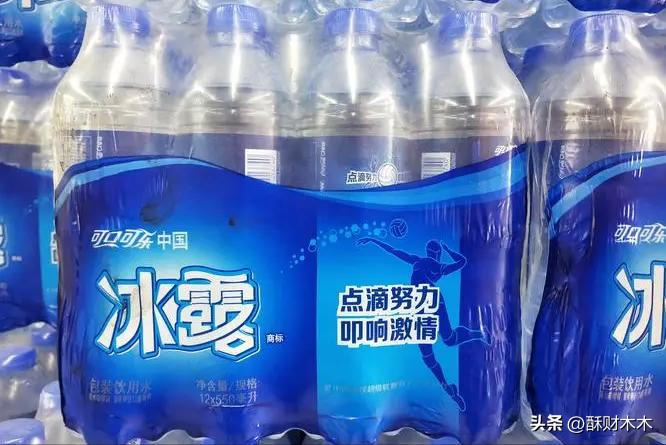 瓶子寒酸一捏就软，却年卖数十亿，“1元水”市场为何只剩冰露？