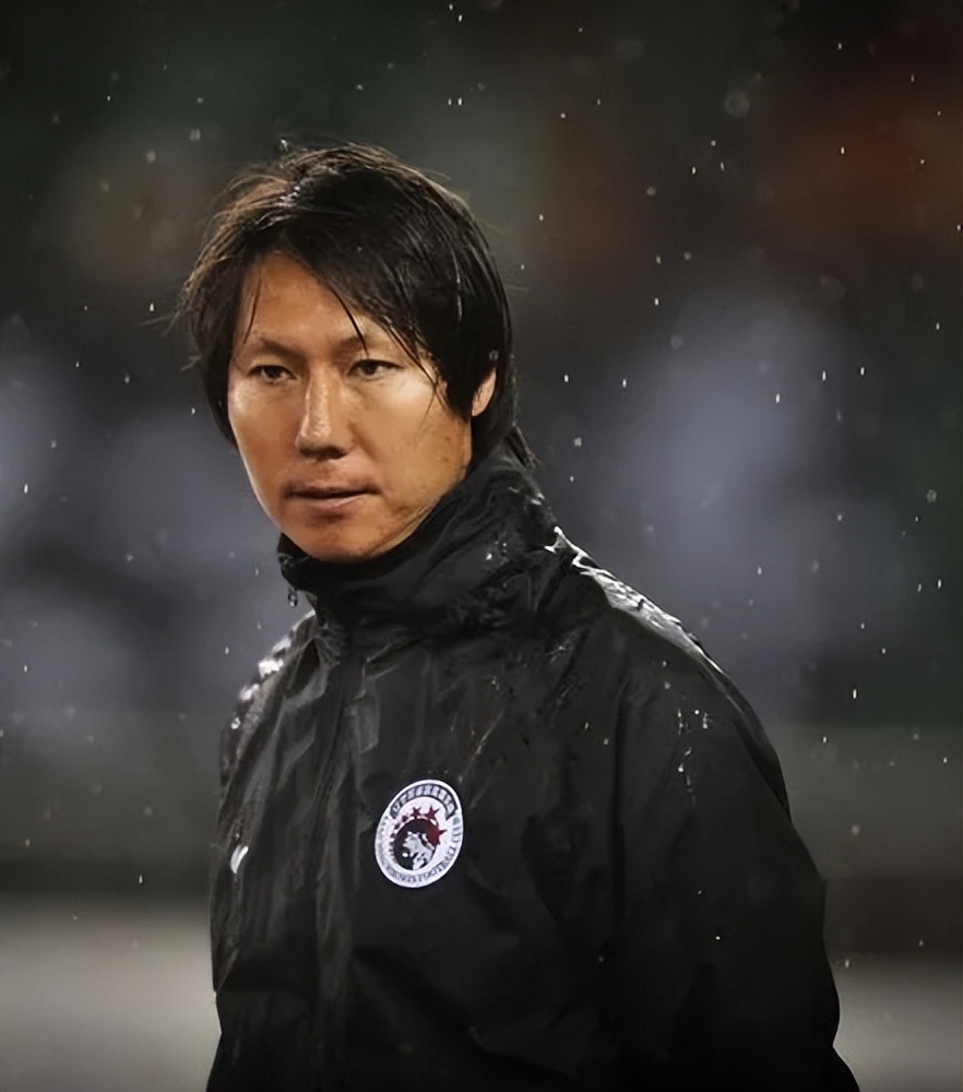 外国球迷看中国球员,外国球迷看中国人踢球