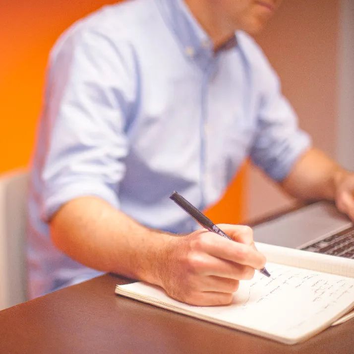 它的优势用英语怎么说,它的优点英文