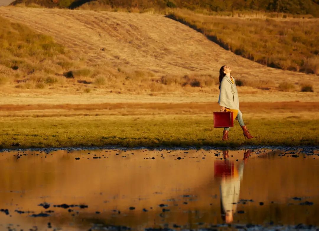 撑不下去的时候，就读读《人间值得》