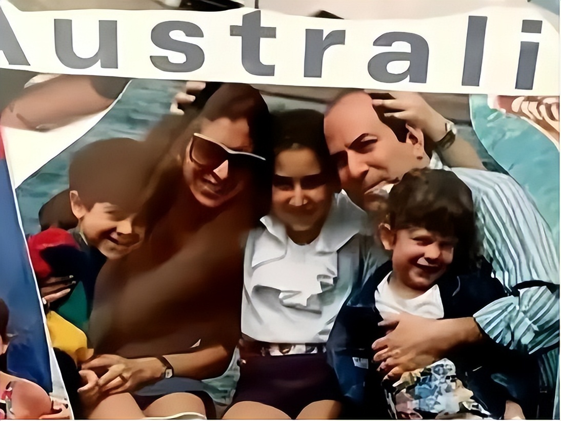 小伙花25万买一张无限制机票,男子花25万买一张无限次机票