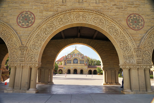 小议欧洲中世纪大学教师:教会对教育的掌控及认证资格的见证者