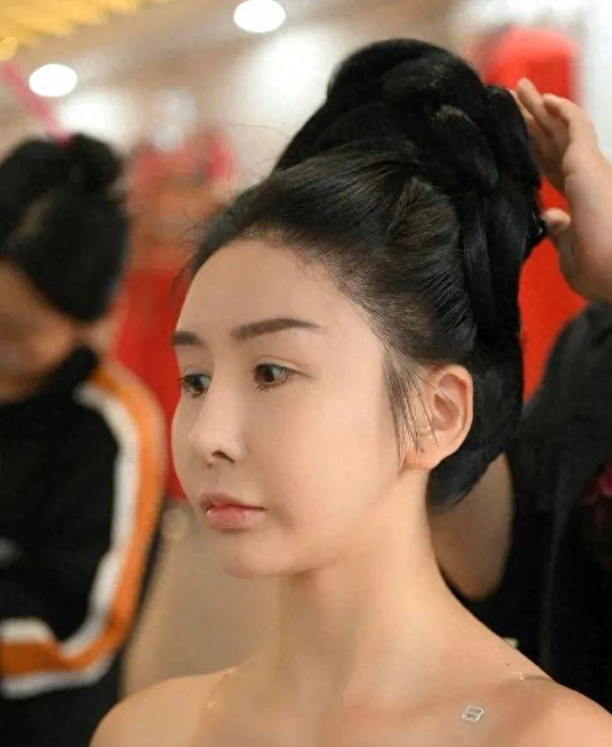 99元酒店AV夜宴:比《甄嬛传》还惊艳!