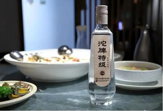 白酒销量第一名牛栏山,牛栏山一年能卖十四亿瓶