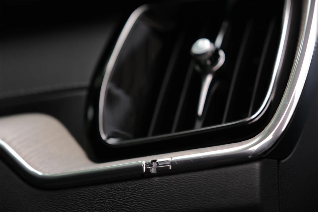 全系混动新款沃尔沃xc60即将亮相,21款沃尔沃xc60t8混动二手价格