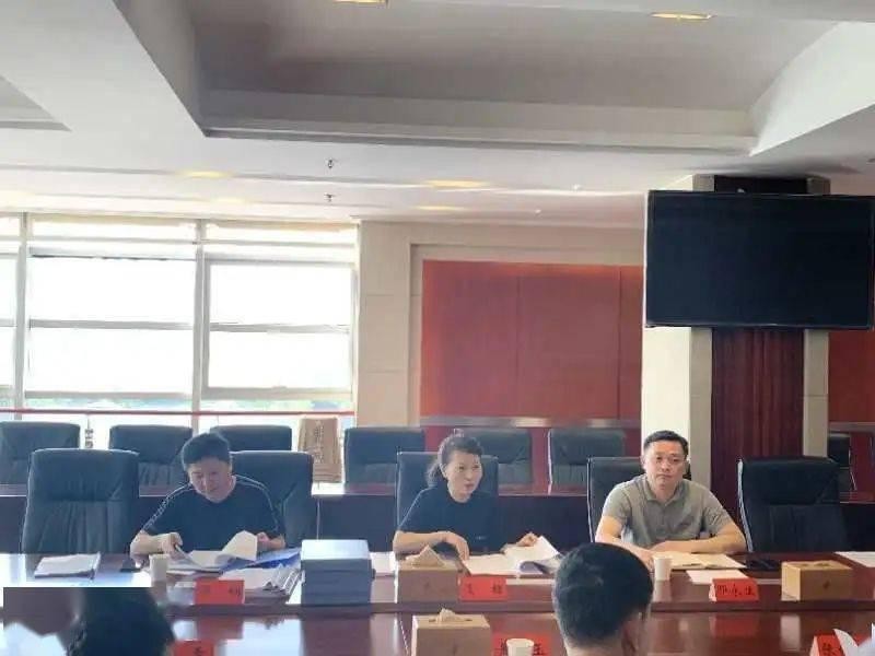 警花副局长聚众吸毒,迫使下属与其发生关系,三观尽毁无下限