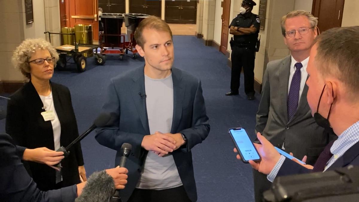 台军战机与解放军战机,台军开造新战机被美媒无情嘲讽