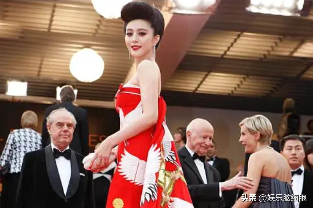 张馨予之前的情路也颇为坎坷,张馨予感情史