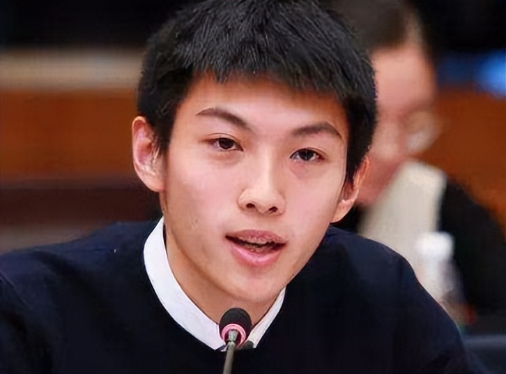 清华学姐透露：“学生会主席”真实待遇，历届学生主席皆非池中物