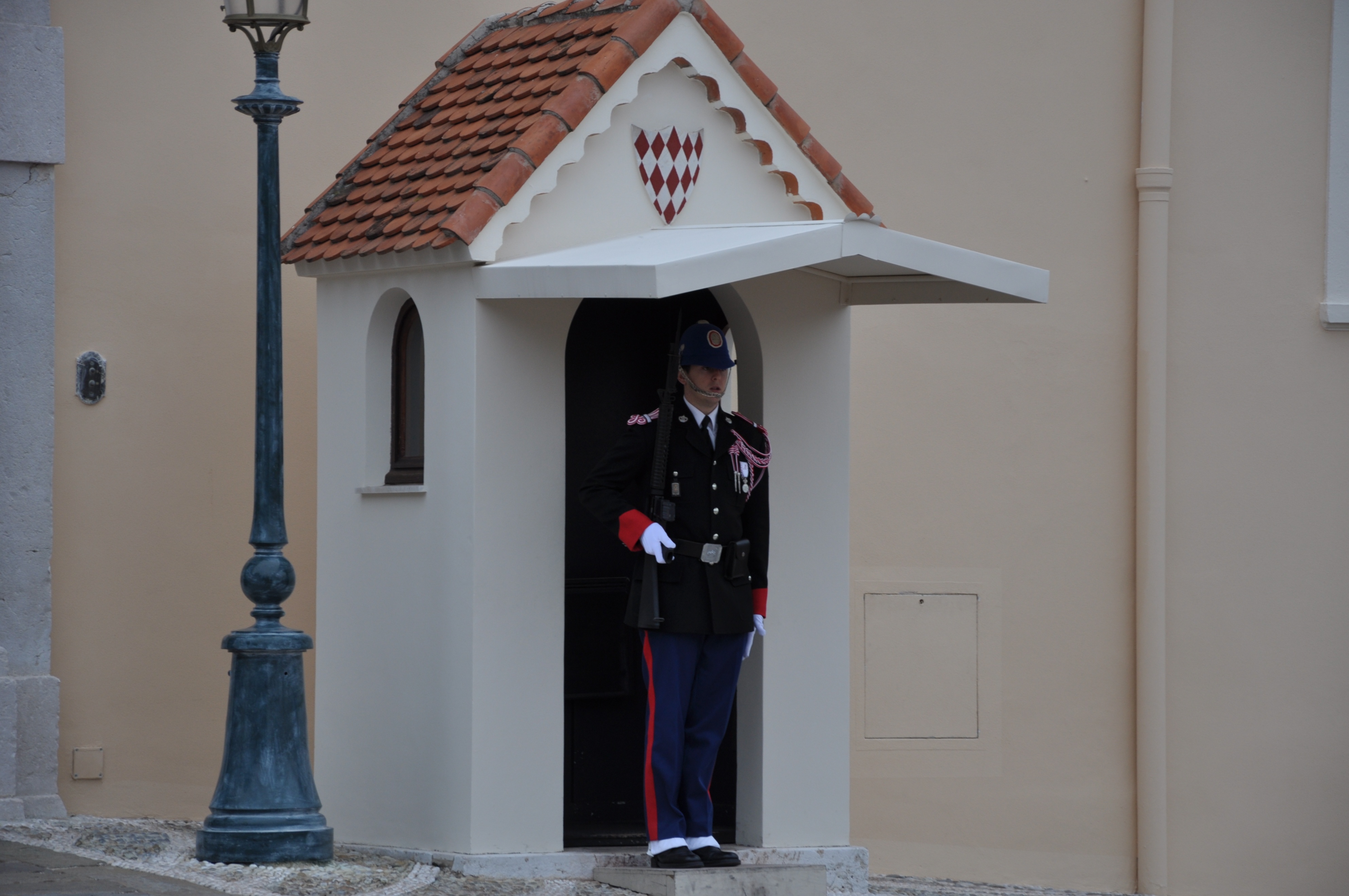 摩纳哥：拥有巨大财富的世界第二小国家，奢华的旅游度假胜地