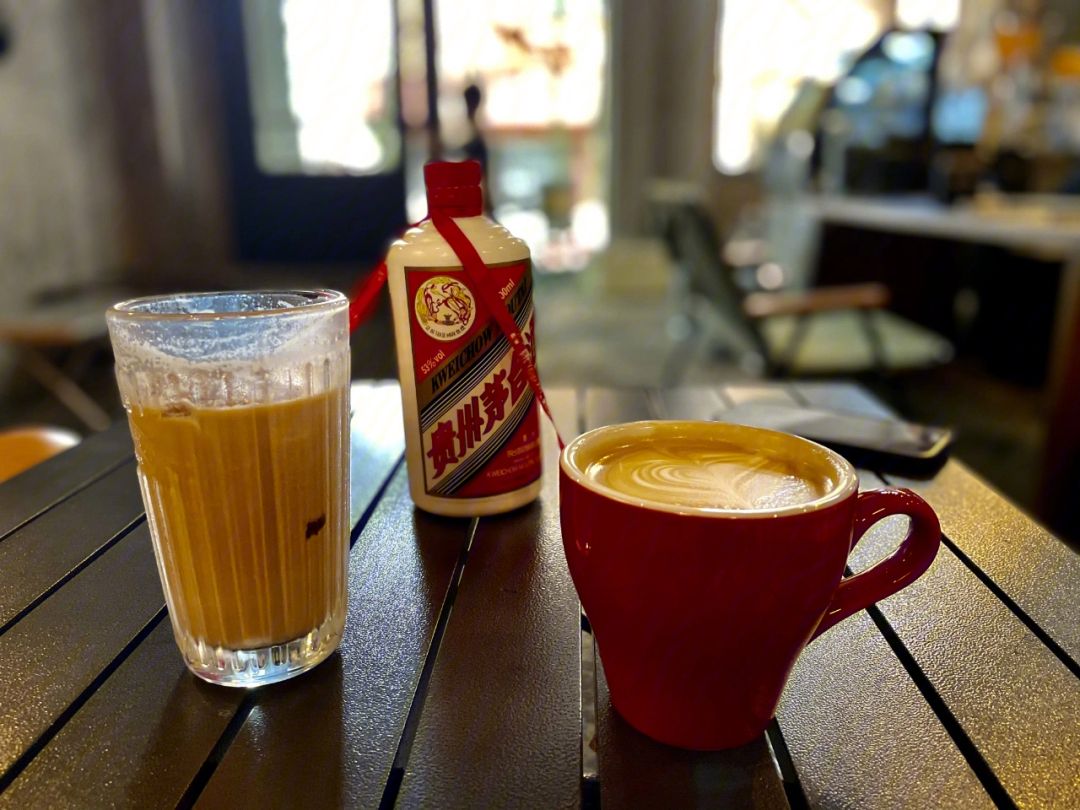 茅台拿铁咖啡特色,浓香茅台咖啡