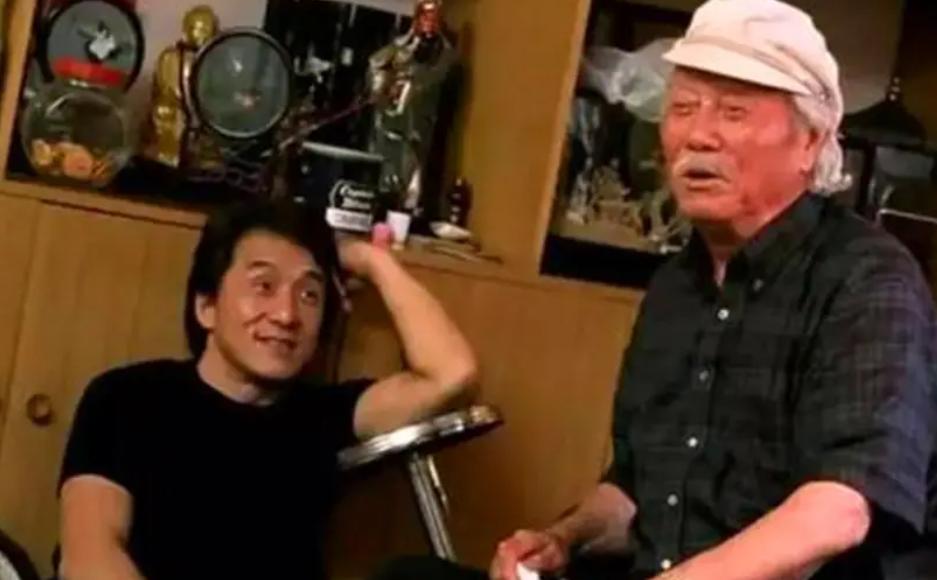 成龙叫房仕龙还是陈港生,成龙姓房为什么叫陈港生