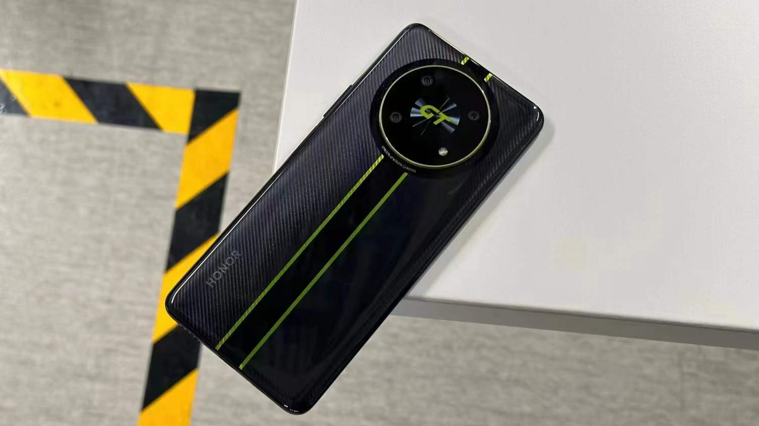 目前性价比最好的千元机有哪些,真正的千元机哪款性价比高