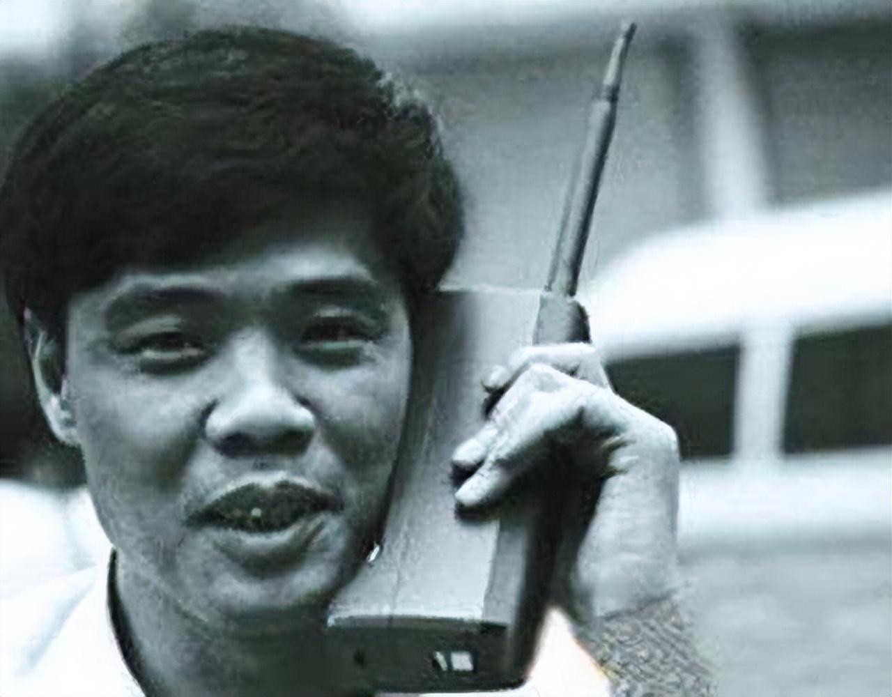 中国第一位办手机号码的人，当时号码随便选，他最终挑了什么号？