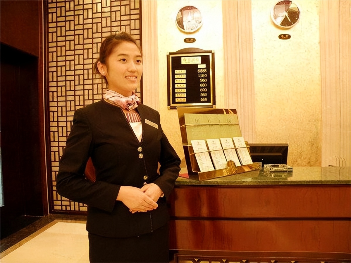酒店前台工作真实感受工资高吗,酒店前台工作有没有前途