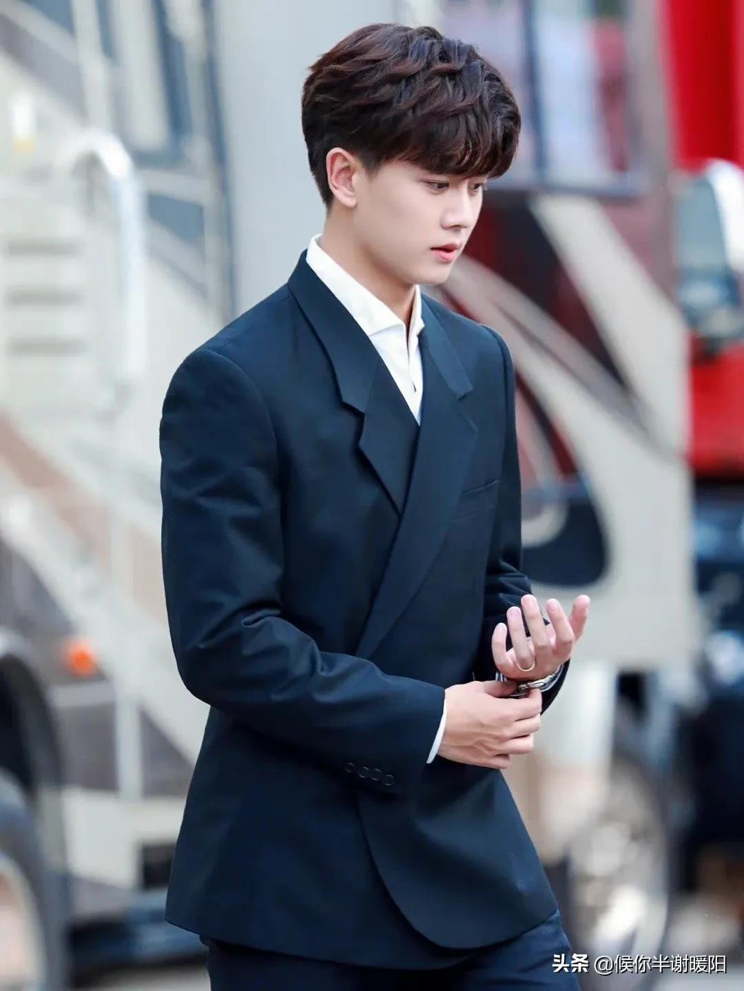 男明星寸头李现,男明星寸头杨洋肖战