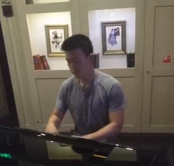 英如镝妈妈梁欢和宋丹丹,梁欢的老公是谁