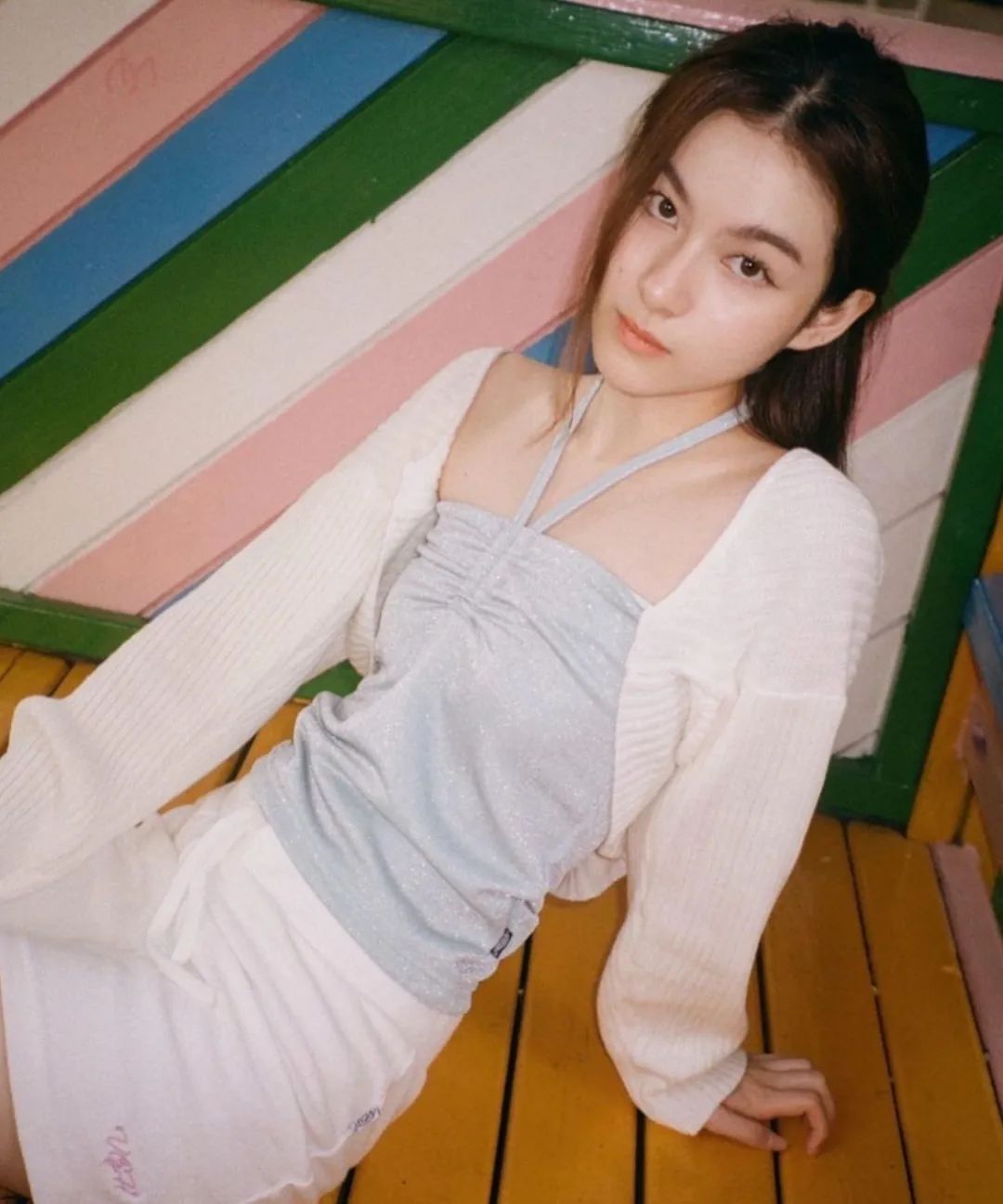 这个夏天一定要穿小吊带,夏天就是要穿上好看的小吊带