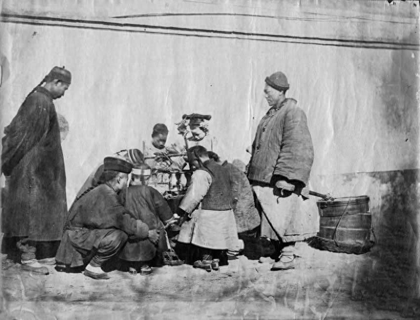 清代杖刑老照片,晚清刑犯图片大全