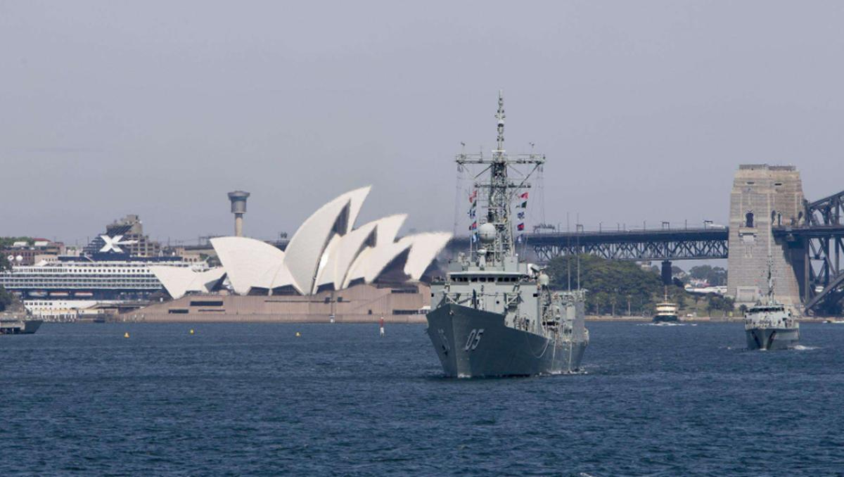 85年中国花150万美元，从澳洲买来一艘废航母，为何？