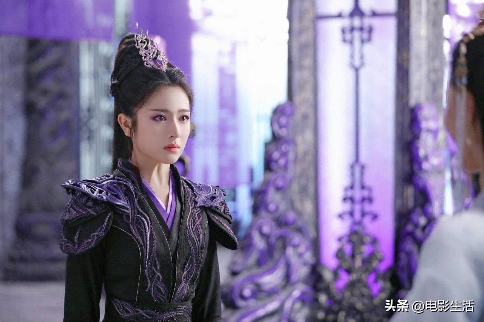 星落凝成糖女主角换了吗 (星落凝成糖蹲地上种花什么梗)