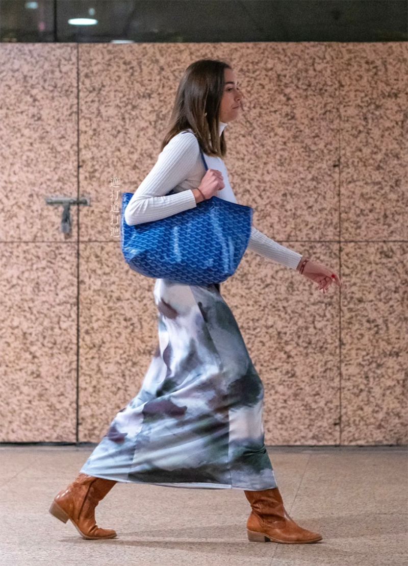 去香港穿什么鞋配裙子,香港女生为什么都穿平底鞋