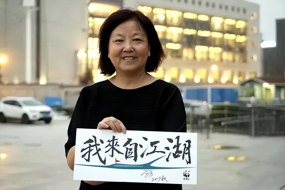 造中国人的谣，到美国去卖钱？方方武汉日记上架被骂惨了