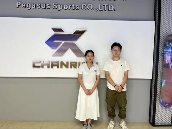 走进37°下的“冰上工厂”——深入湖北翔驰体育用品有限公司调研