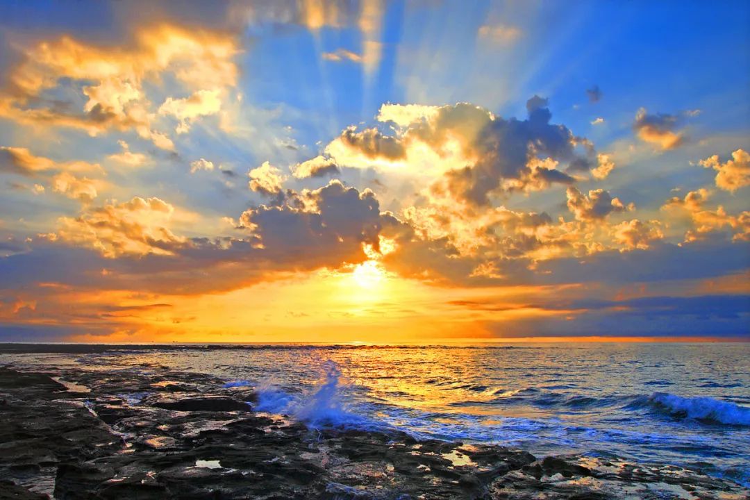 回到小县城朝九晚五,回到朝九晚五的心情说说