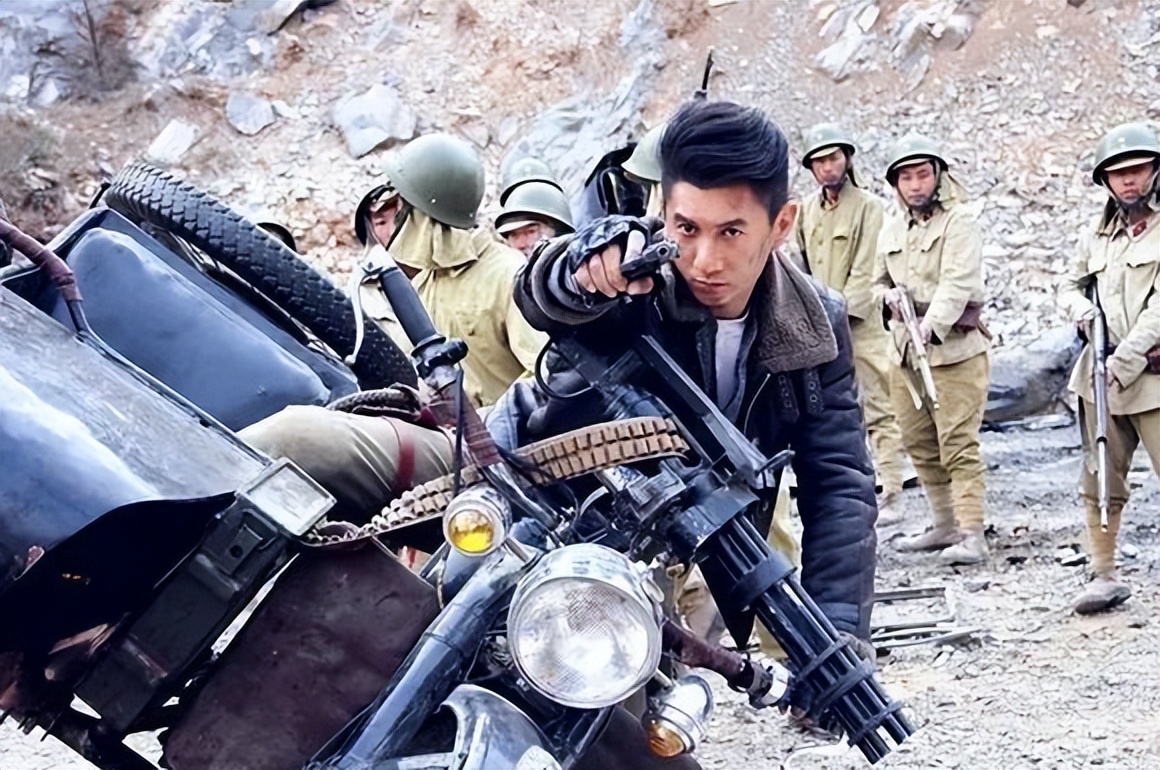 涂发胶抹口红，打仗住酒店，这些抗日剧，对得起以前的战士吗？