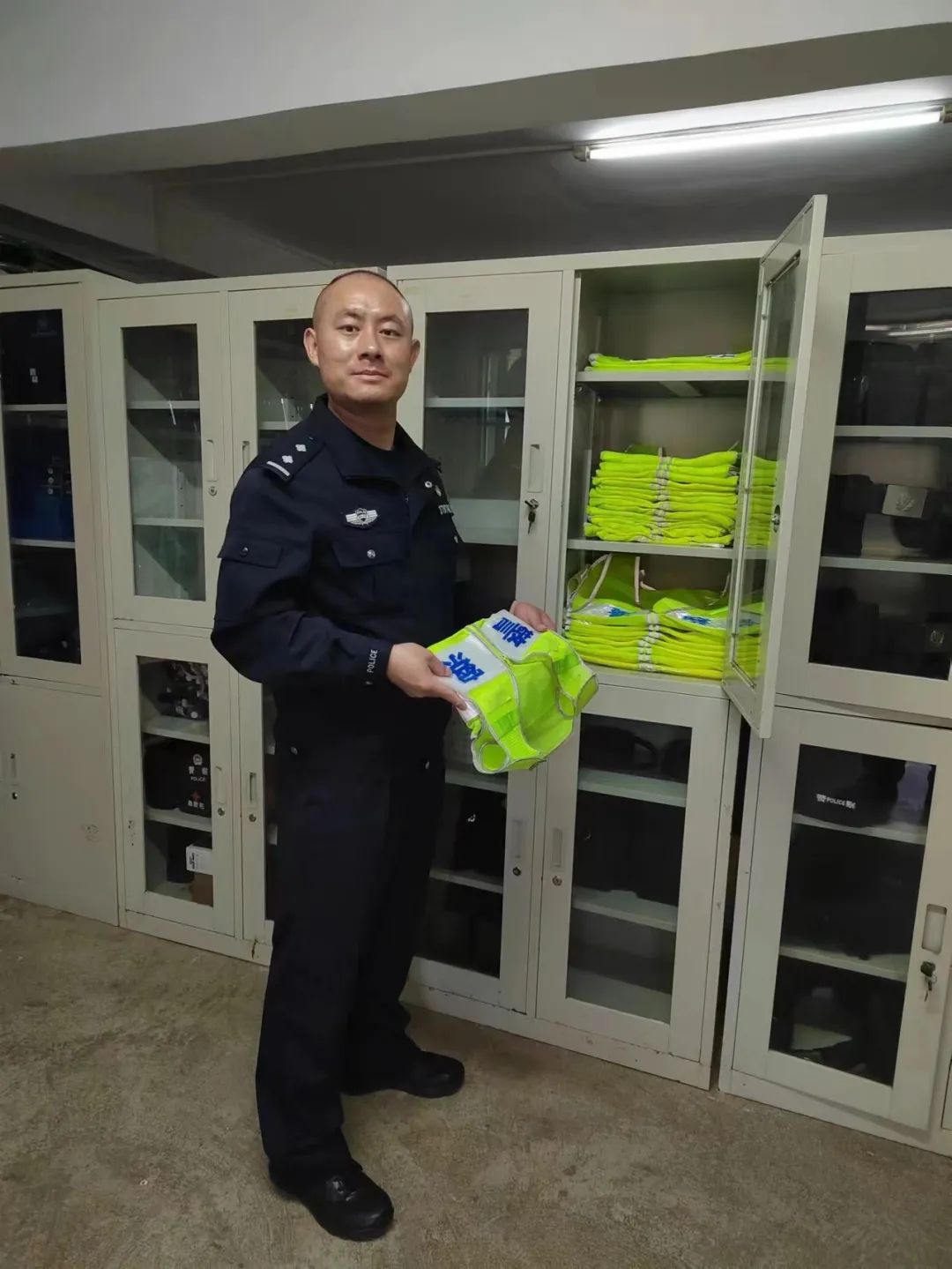 脚踩到钉子上怎么处理,脚踩到钉子处理视频