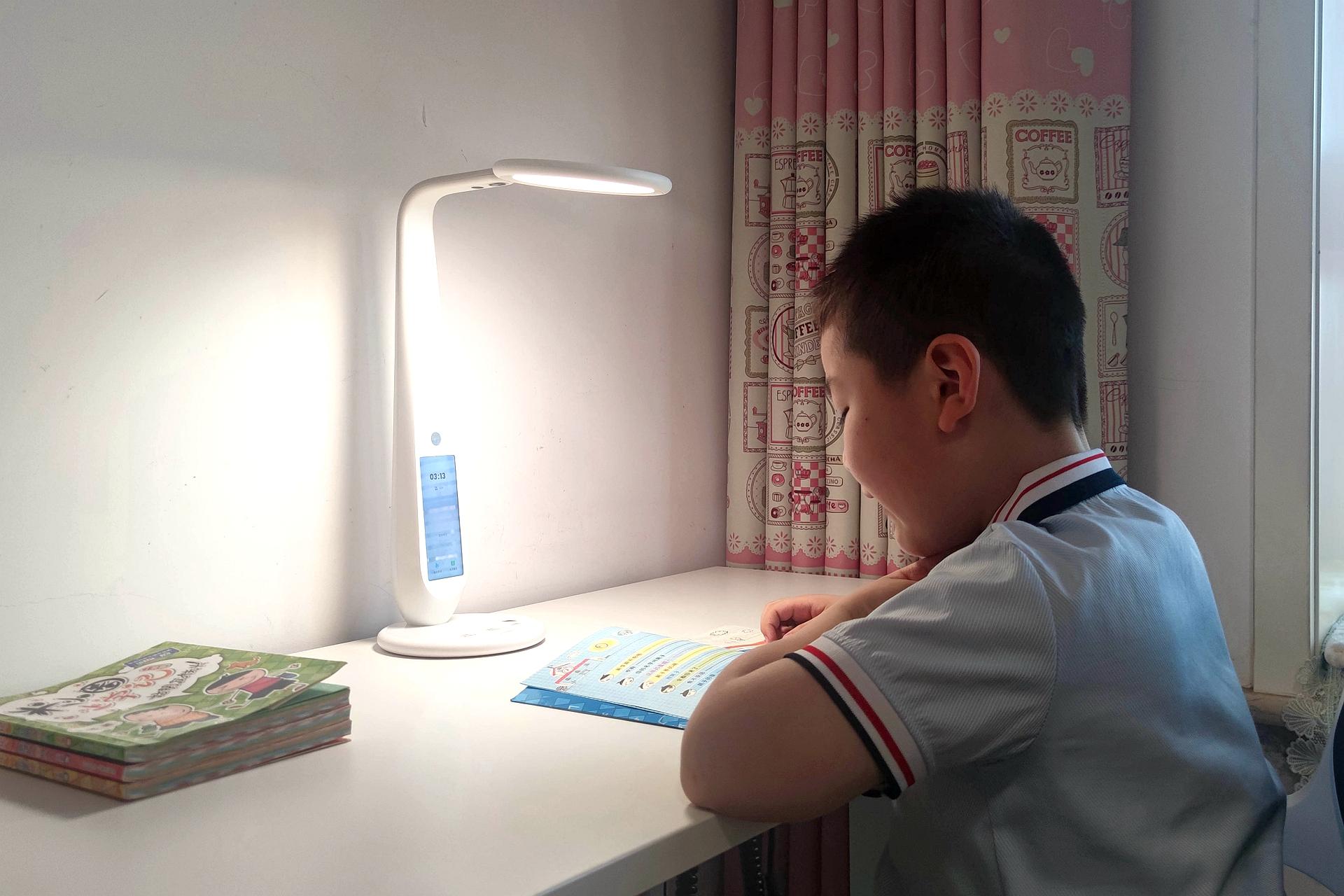 培养好习惯提高学习效率,网易有道智能护眼学习台灯