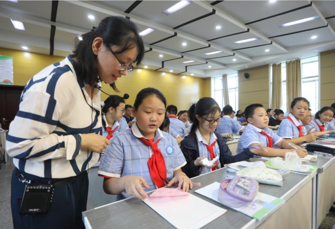 如何应对未来中小学教师过剩,如何破解中小学教师过剩