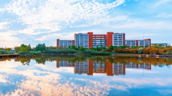 *党**中央、国务院表彰！跻身全国百强！他们来自华东理工大学，接连获国家级荣誉