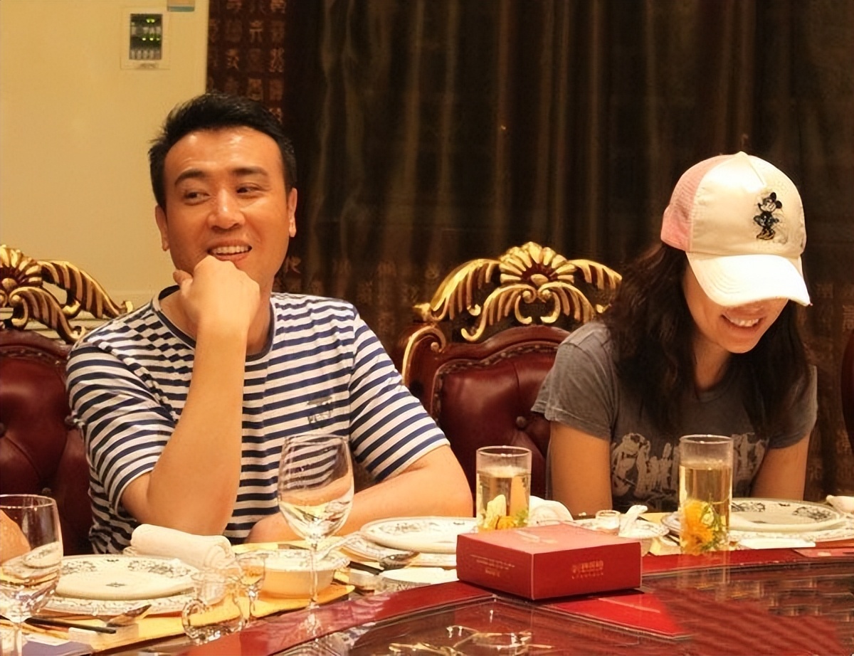 演员于和伟简历和他妻子照片,演员于和伟的家庭生活幸福吗