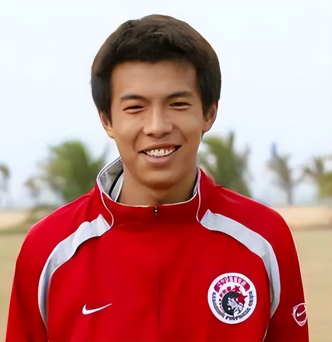 徐亮：中超任意球高手却被赵本山点名训斥，娶三任妻子如今成网红