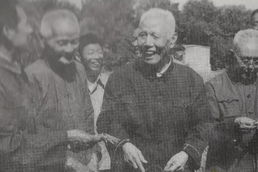 黄维被俘后视频,黄维被赦免后的生活