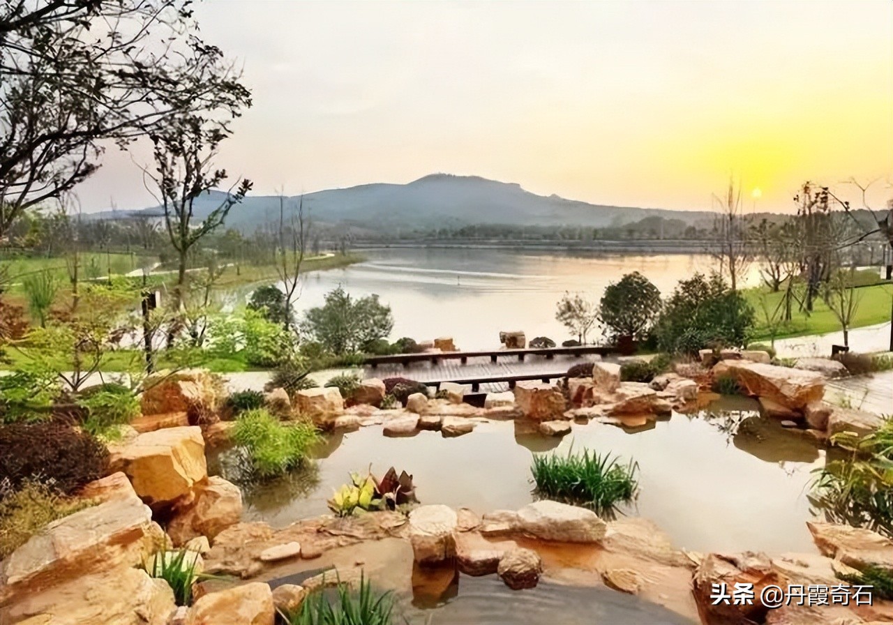 黄蜡石不黄是什么原因,黄蜡石不透光有价值吗