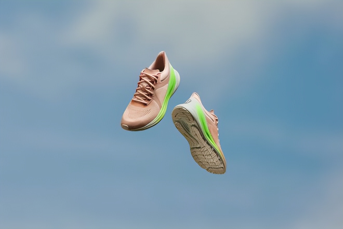 阿迪达斯lululemon,adidas和lululemon