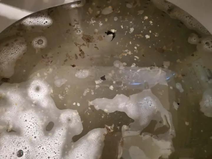 土方法清洗洗衣机,清洁洗衣机小妙招清洗旁边的塑料